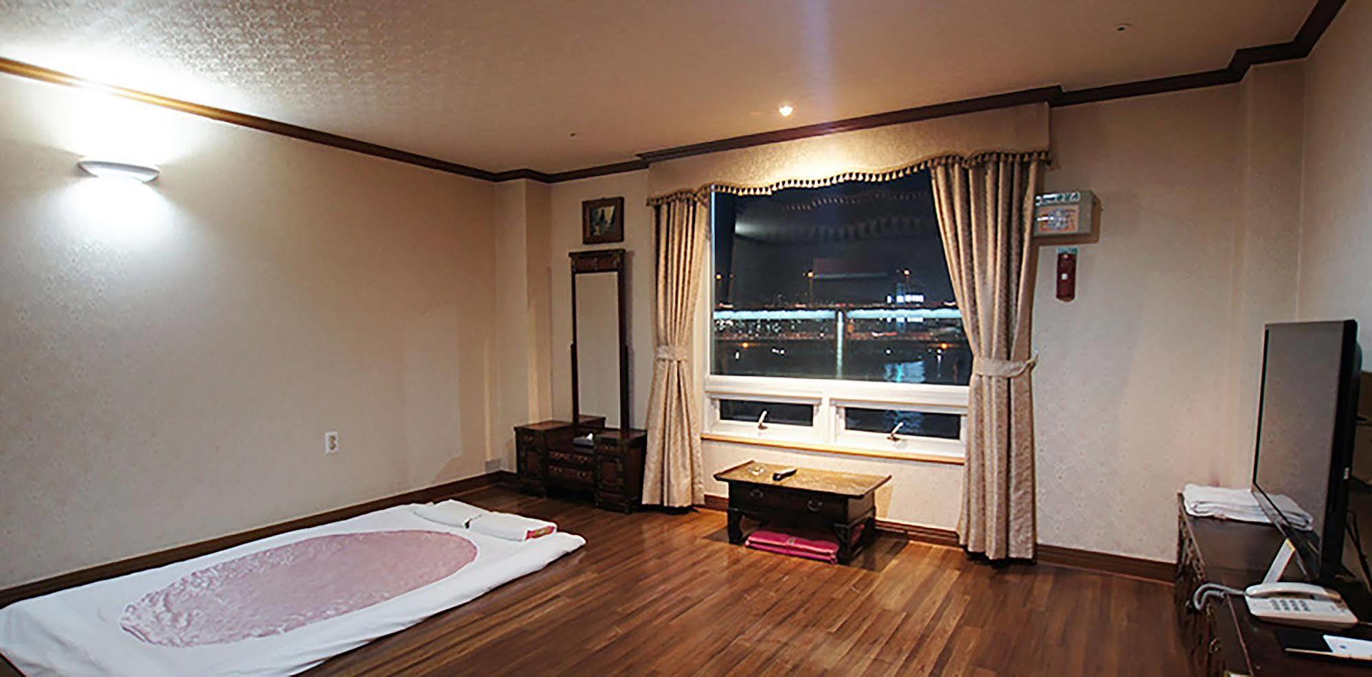 Hotel Castle Beach ปูซาน ภายนอก รูปภาพ