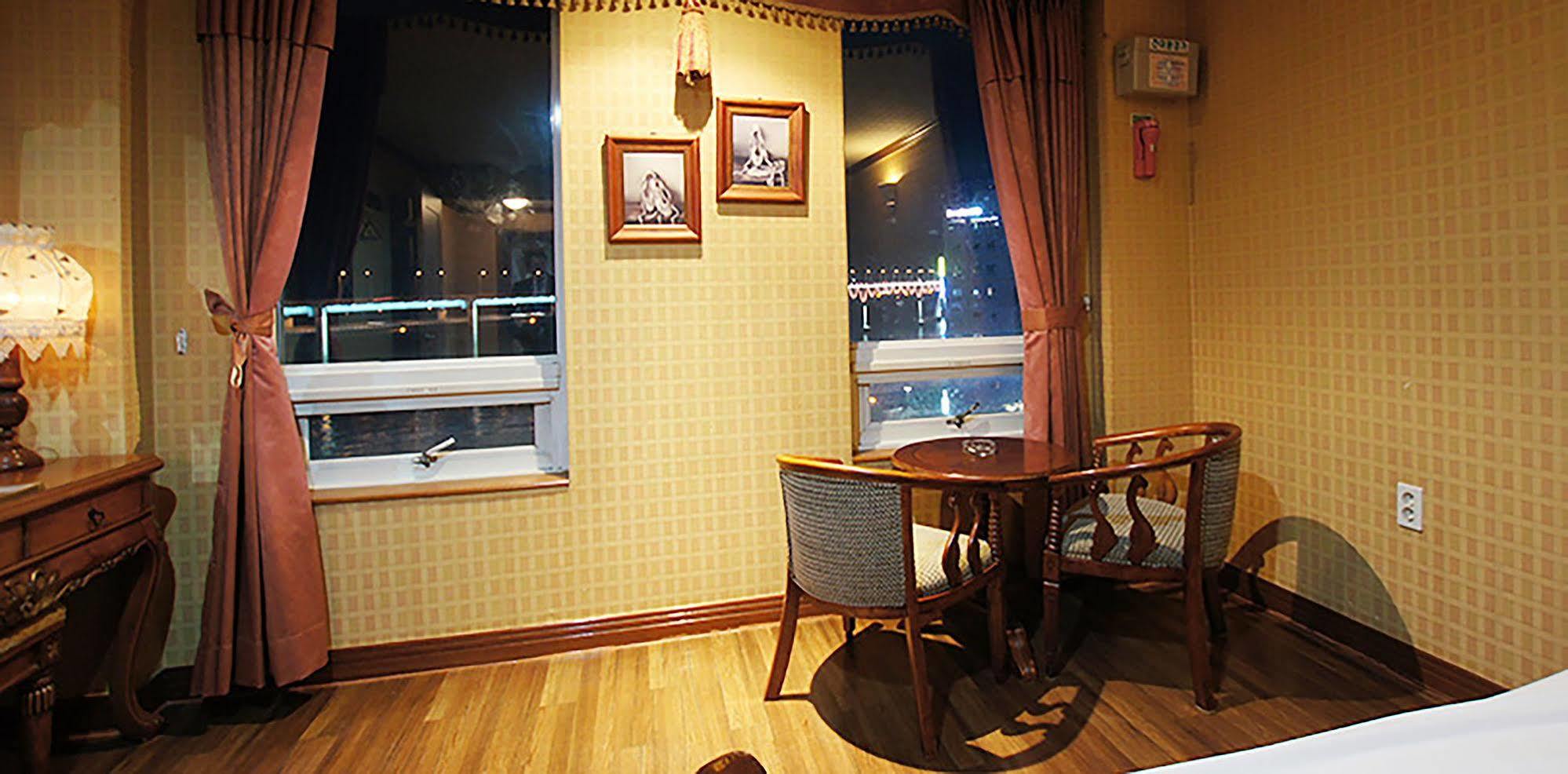 Hotel Castle Beach ปูซาน ภายนอก รูปภาพ